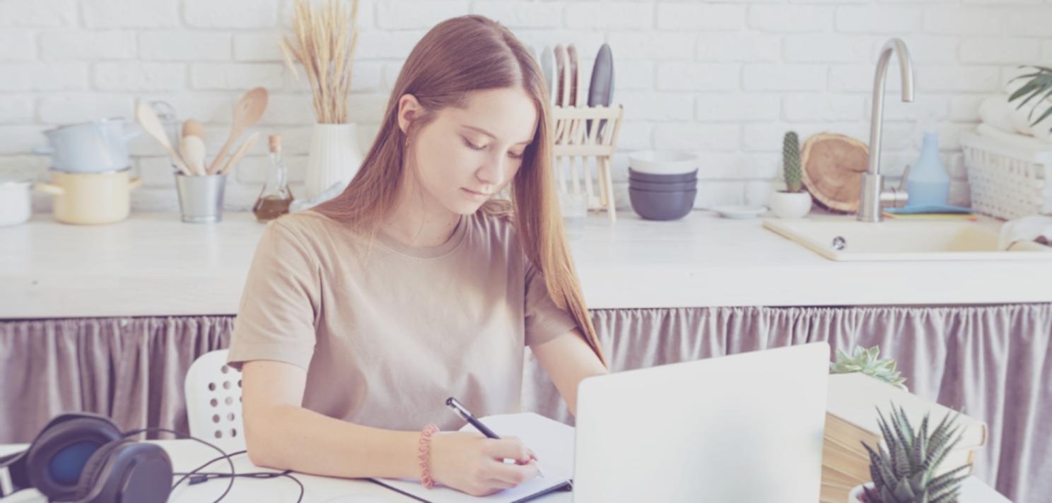 Professional webinar setup demonstrating live interactive session workflow